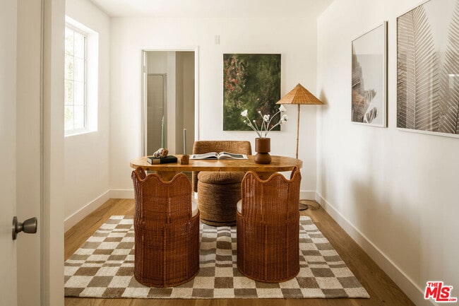 Building Photo - 2302-2302 Pisani Pl