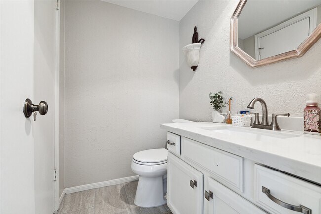 Building Photo - 11711 Memorial Dr