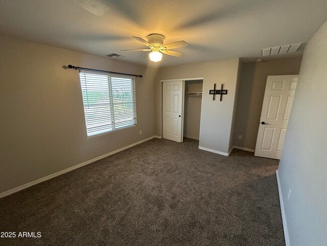 Building Photo - 25930 N Thornhill Dr