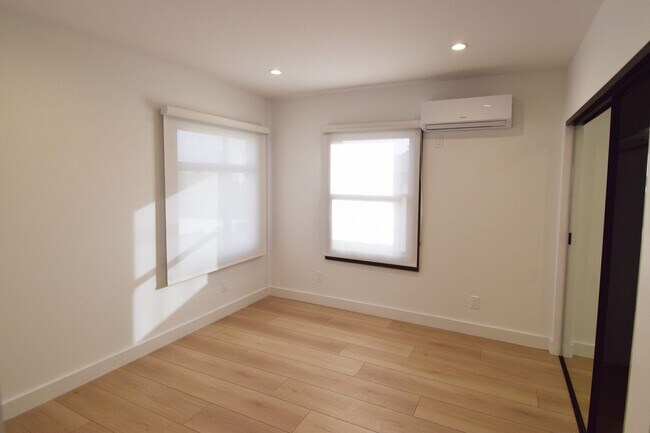 Building Photo - 317 Ocean Park Blvd