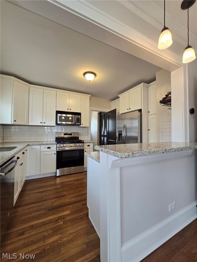 Building Photo - 13839 Clifton Blvd