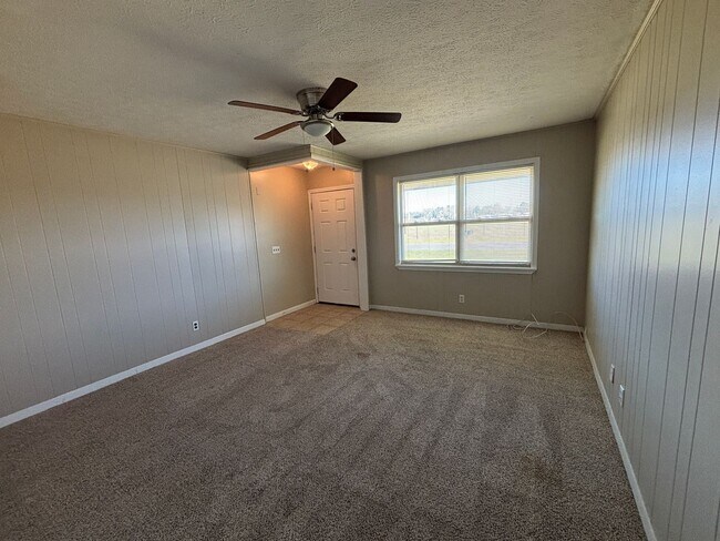 Building Photo - 4113-4115 W 22nd St