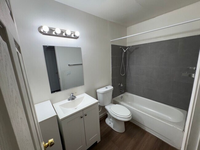 Building Photo - 7337 Sakura Ct