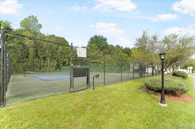 Building Photo - 33 Scarborough Ln