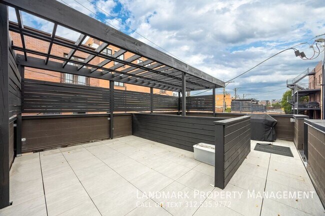 Building Photo - 2658 N Bosworth Ave