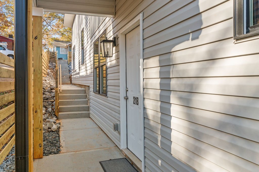 Building Photo - 21 Cody St