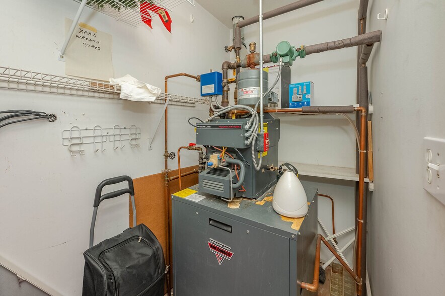 Building Photo - 790 York St