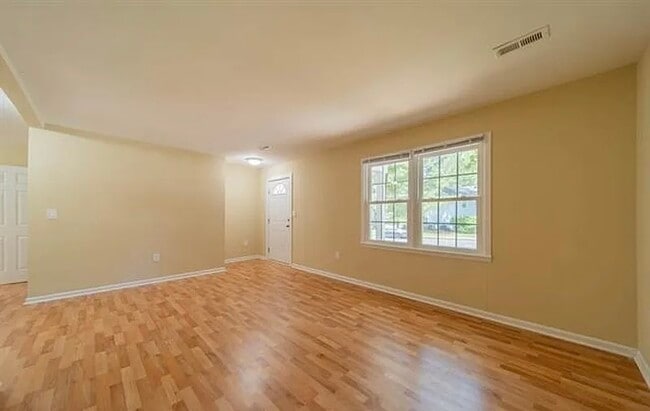 Building Photo - 2814 Meadowcliff Dr