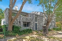 Building Photo - 1964 Villaridge Dr