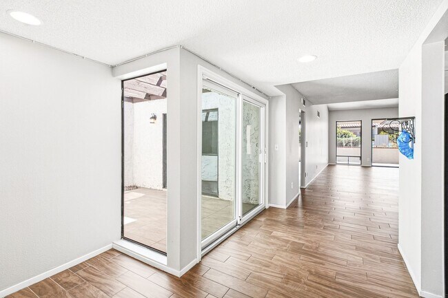 Building Photo - 3143 Sonata Dr