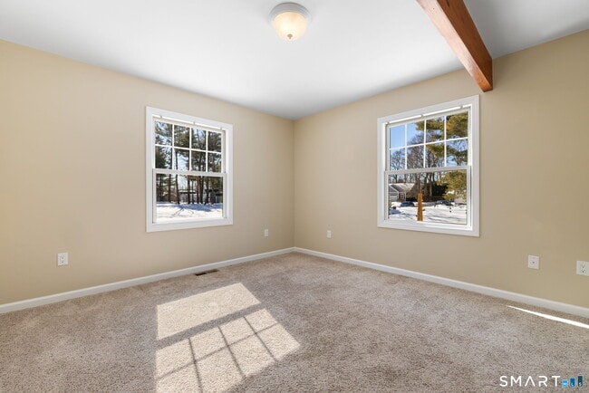 Building Photo - 5 Sunningdale Ln