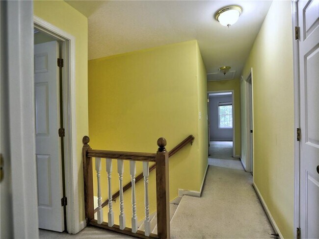 Building Photo - 2101 Mark Hall Ct NE