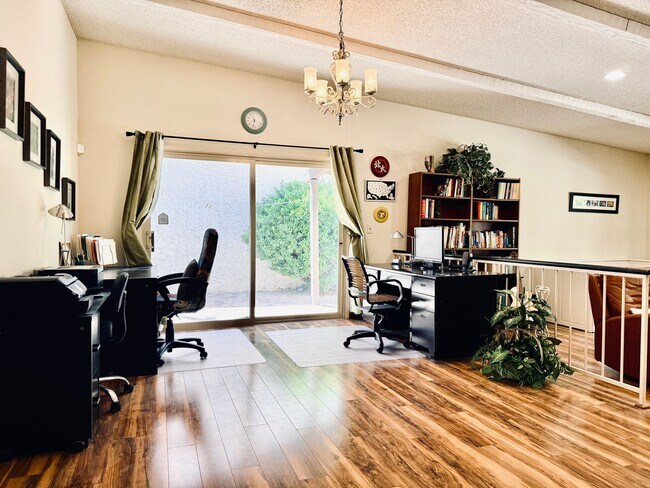 Building Photo - Available August 1st! Beautiful fully furnished single-story home located in the prestigious Span...