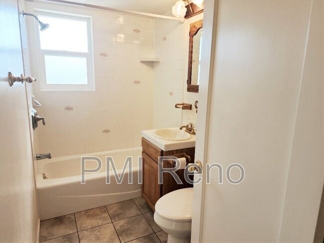 Building Photo - 321 Fodrin Wy