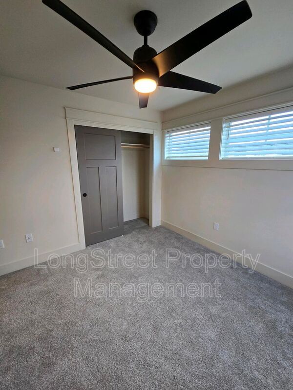 Building Photo - 1947 SW Stanford St