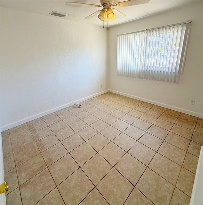 Building Photo - 5520 Hobson St NE