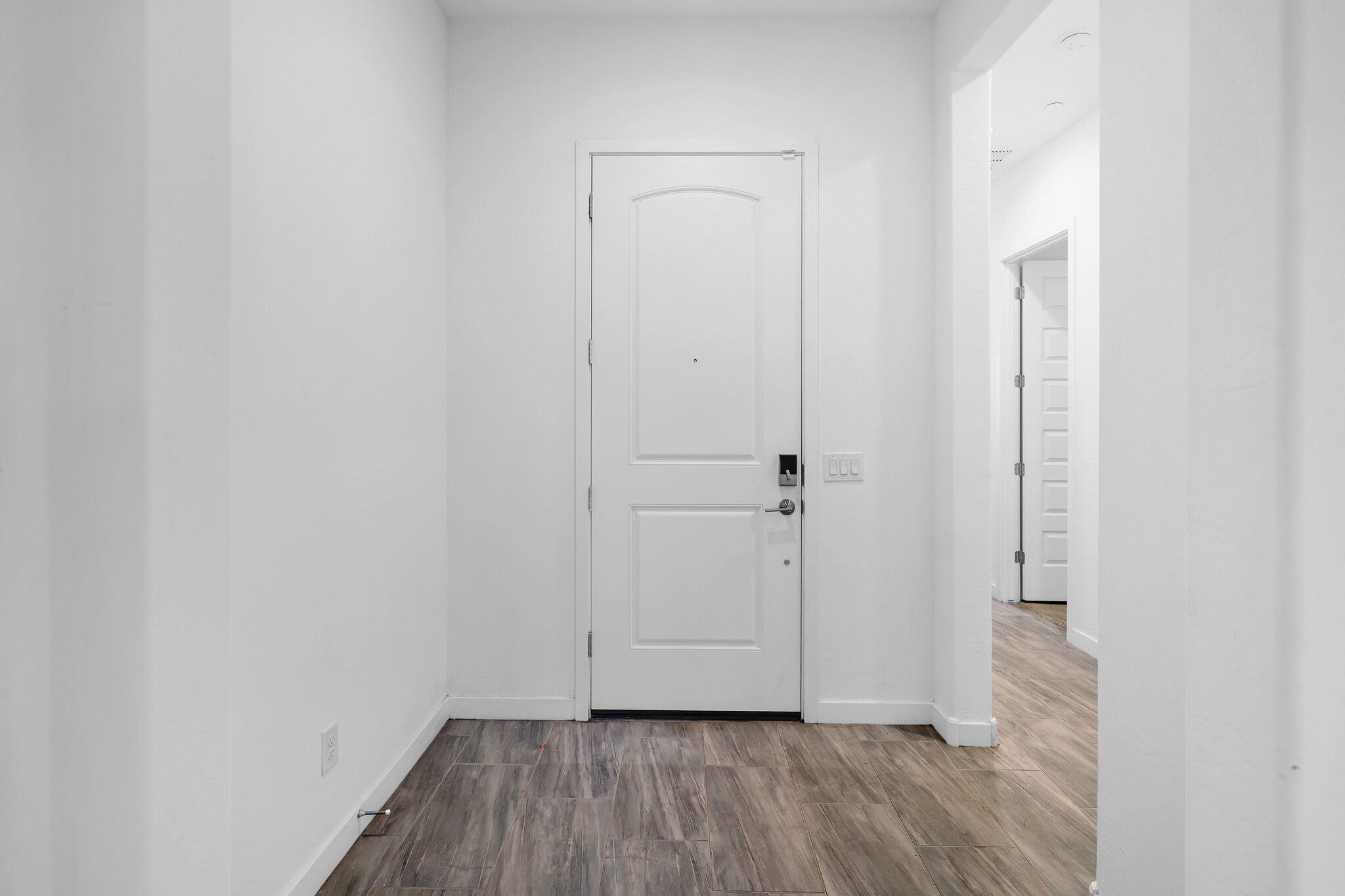 Building Photo - 9738 E Tiburon Ave