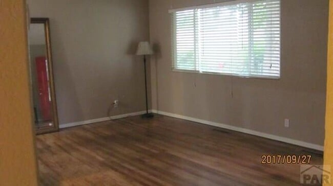Building Photo - ALL PROSPECTIVE TENANTS MUST SUBMIT A $58 ...
