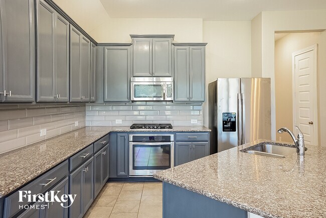 Building Photo - 13605 Northline Lake Dr