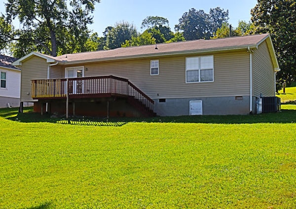 Building Photo - 1947 Lantana Ln NW