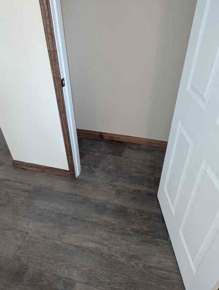 Building Photo - 525 N Main St