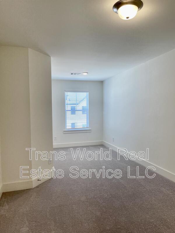 Building Photo - 175 N Auburn Landing Pl