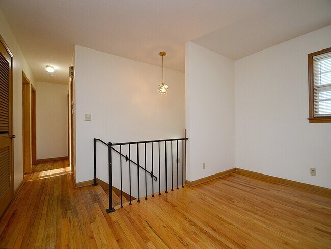 Building Photo - 5115 S 48th Ave
