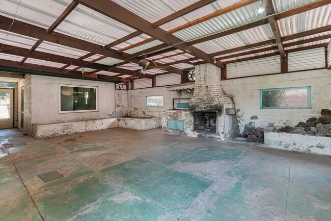 Building Photo - 4639 James Ave
