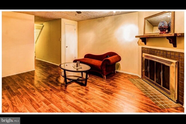 Building Photo - 26 Spring Glen Ct