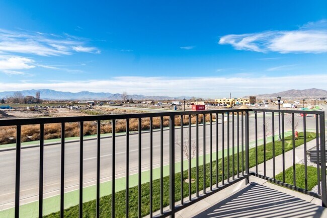 Building Photo - 362 S 1080 W