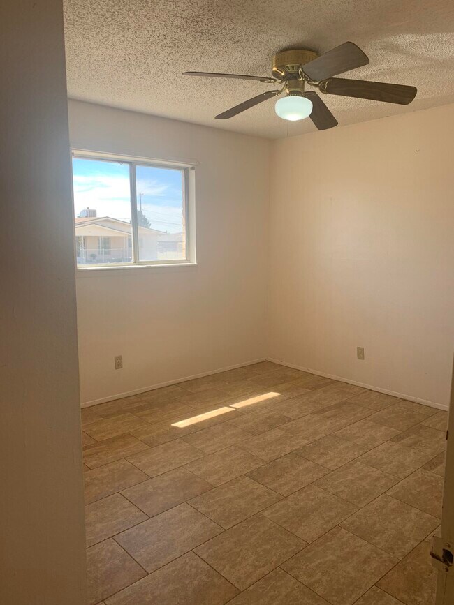 Building Photo - 703 Hilton Ave