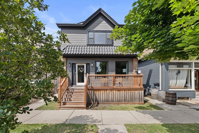 Building Photo - 3149 S Howell Ave