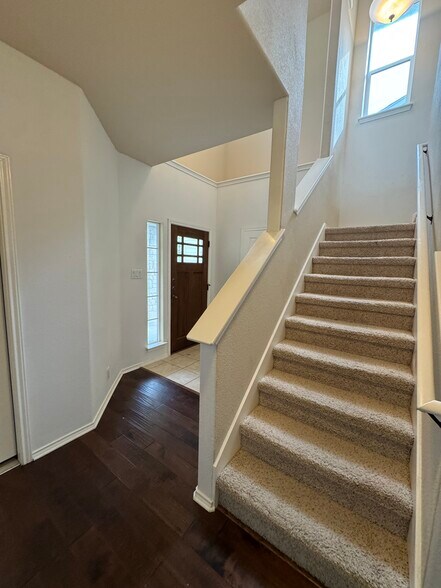 Building Photo - 8716 Wood Stork Dr