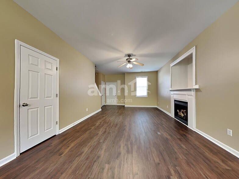 Building Photo - 204 Ber Creek Dr