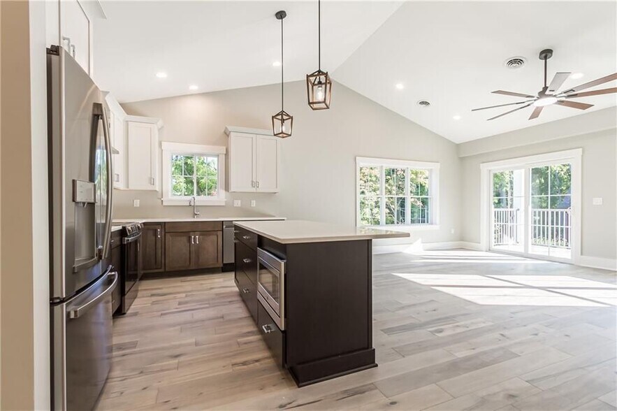 Building Photo - 640 Jefferson Ave