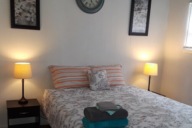 Building Photo - 11053 Venice Blvd