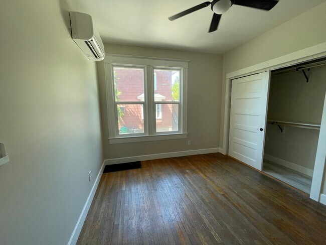 Building Photo - Beautiful Newly Remodeled Unit in Buckman with Washer/Dryer, A/C