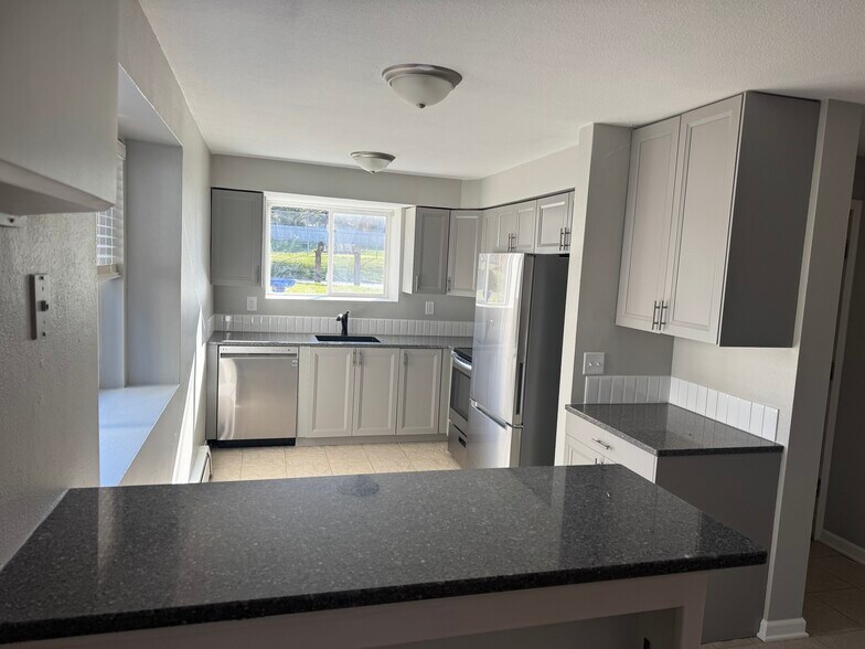 Primary Photo - 14386 58th St N