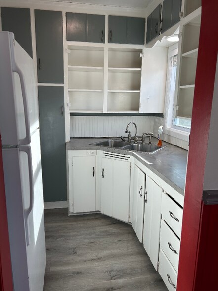 Building Photo - 1841 N Jeanette Ave