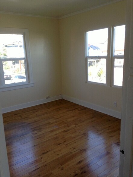 bedroom - 1115 Mohawk St