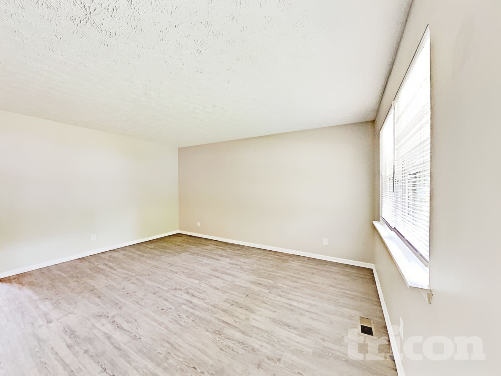 Building Photo - 8605 Lighthorse Dr