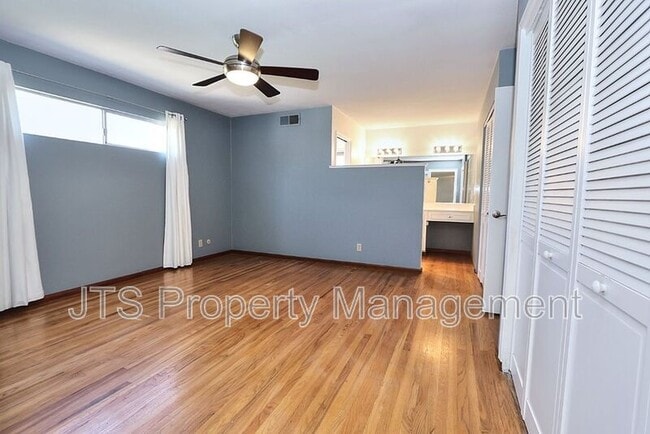 Building Photo - 2128 W La Loma Dr
