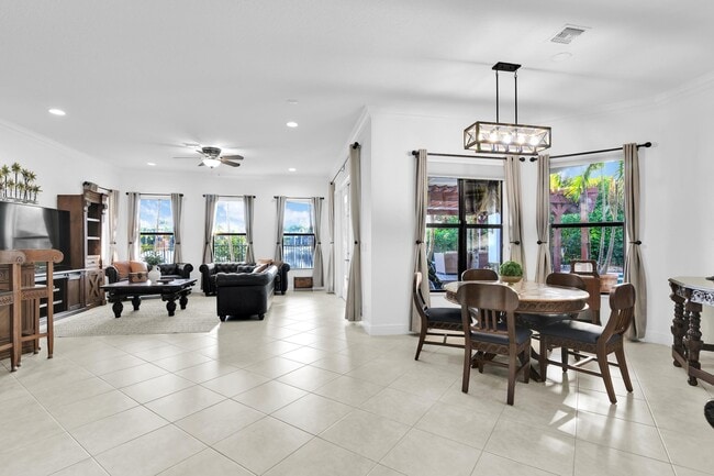 Building Photo - 10703 Versailles Blvd