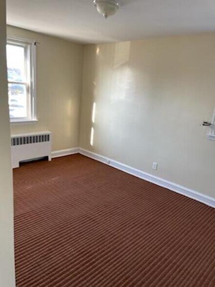 Building Photo - 6550 N Gratz St