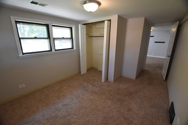 Building Photo - 7852 Sprucewood Ave