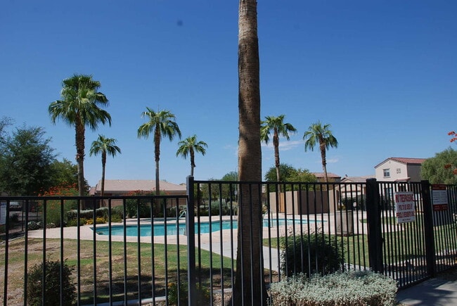 Building Photo - Beautiful Tolleson Home