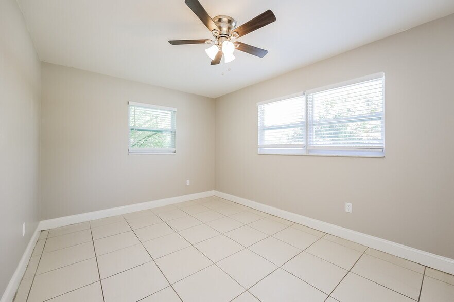 Building Photo - 11 Kentucky Rd