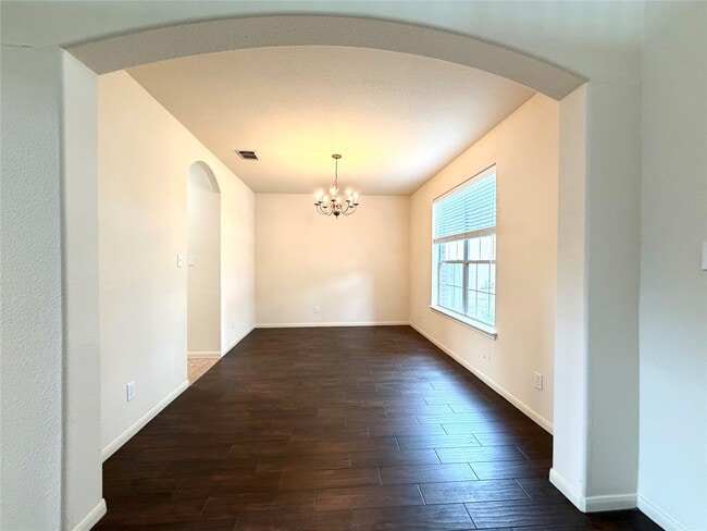 Building Photo - 25122 Southbriar Ln