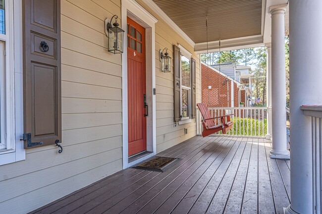 Building Photo - 445 N May St