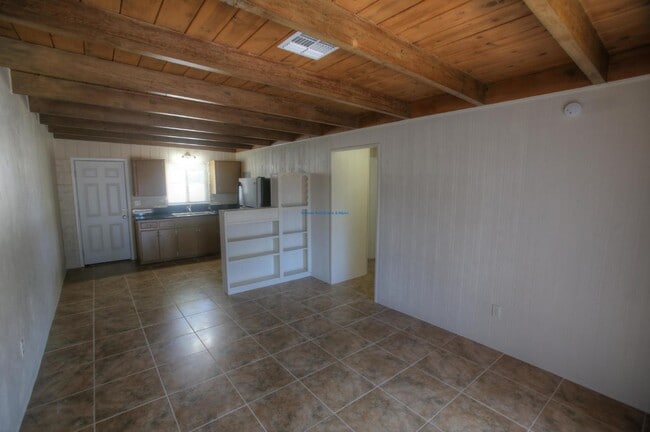 Building Photo - "Cozy Studio Gem in Tucson's Heart!"